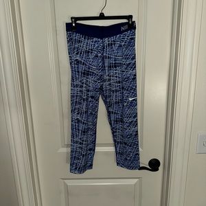 Nike pro cropped leggings